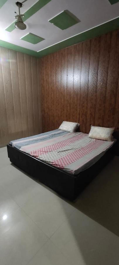 Radha Madhav Apartment Vrindavan Exterior photo