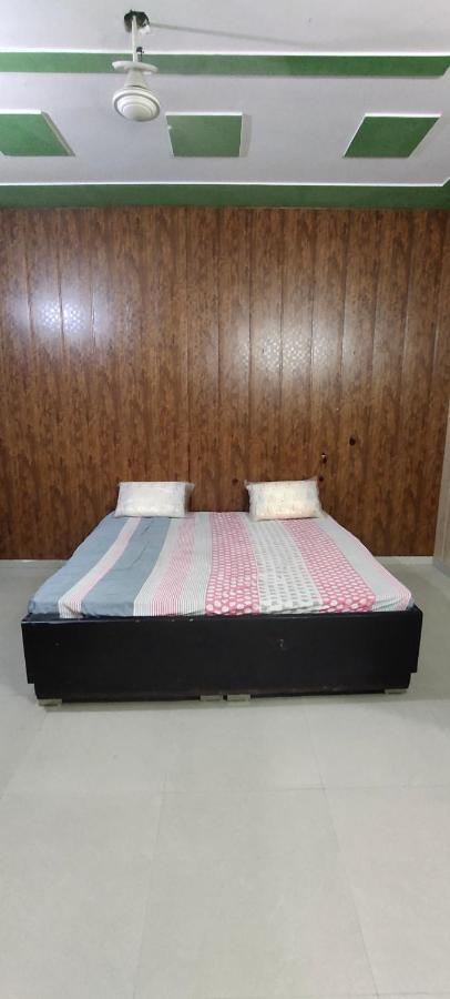 Radha Madhav Apartment Vrindavan Exterior photo